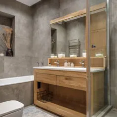 Bagno in medea fiammata e spazzolata